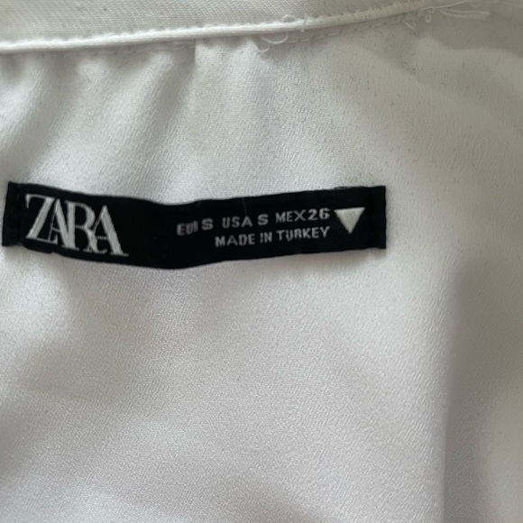 Zara White Dress with Cut-Out Design - Picture 4 of 4